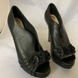 Vince Camuto leather pumps size 8.5